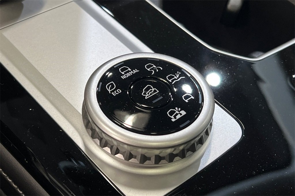 New 2026 Mitsubishi Outlander image 28