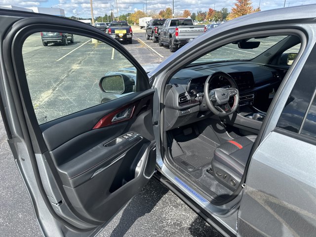 New 2026 Chevrolet Traverse RS w/ LPO, Floor Liner Package image 9