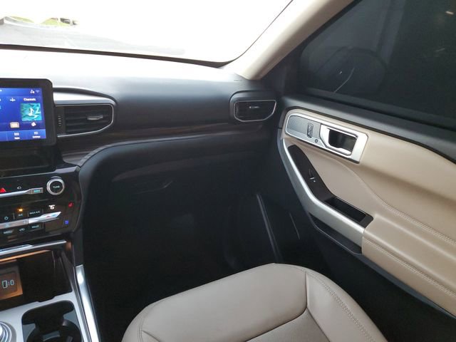Used 2021 Ford Explorer Limited w/ Hybrid Equipment Group 310A image 16