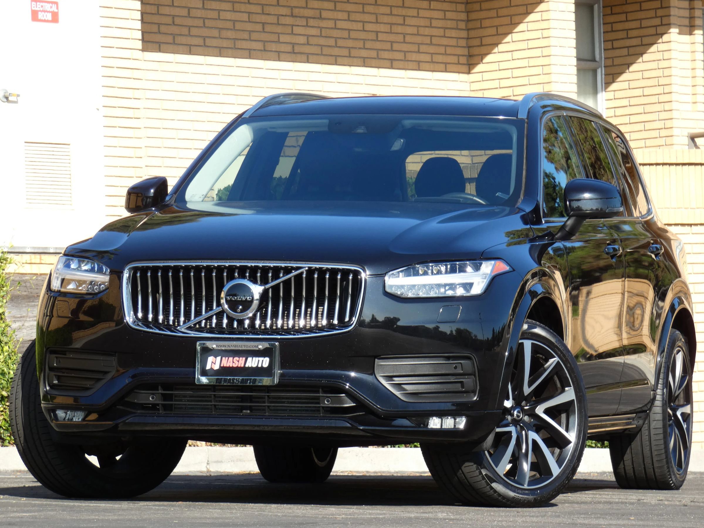 Used 2020 Volvo XC90 T6 Momentum image 4