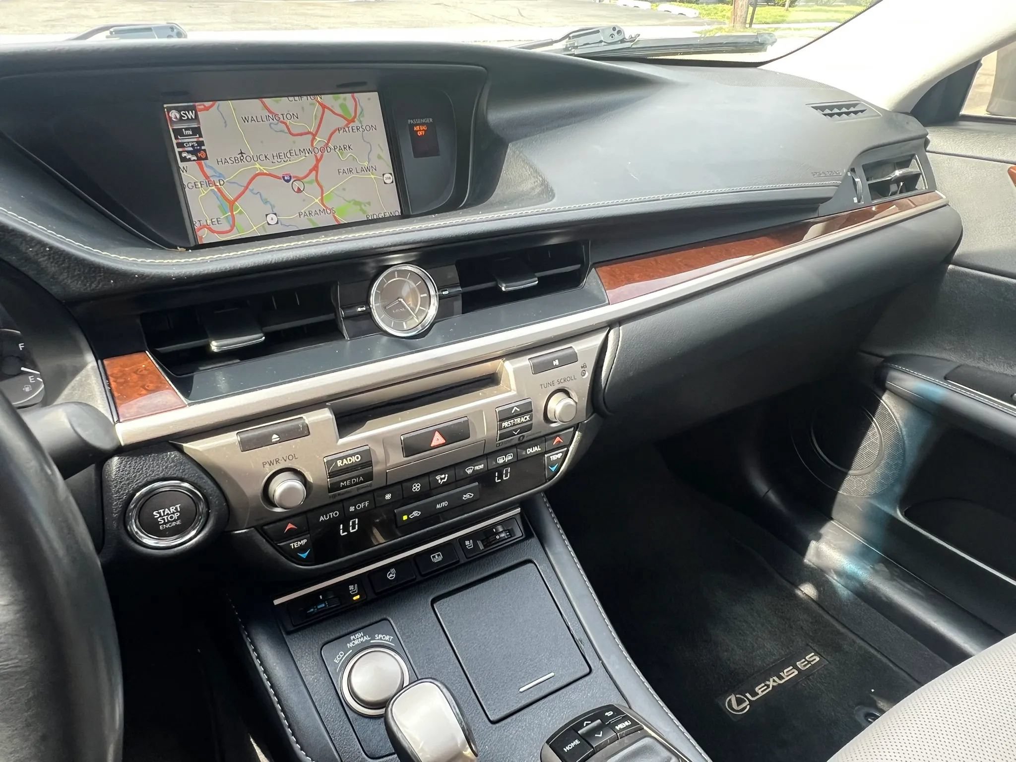Used 2018 Lexus ES 350 w/ Luxury Package w/Wood Trim FWD image 23