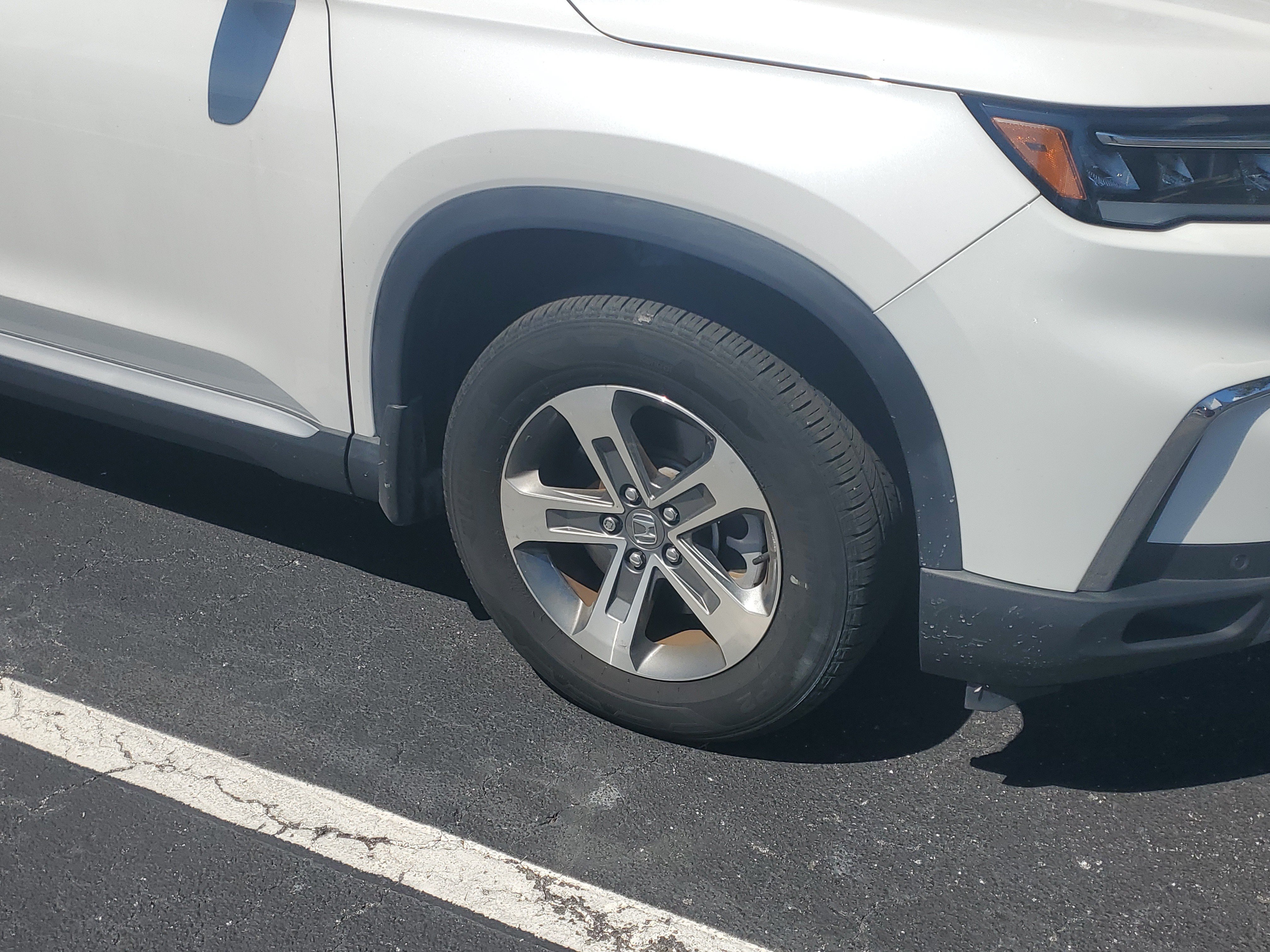 Used 2025 Honda Pilot EX-L image 2
