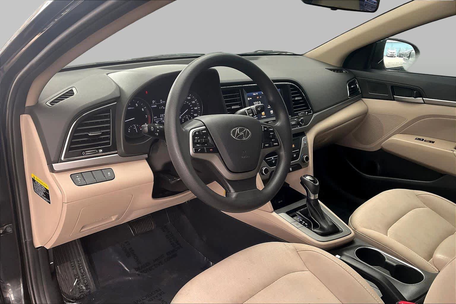 Used 2017 Hyundai Elantra SE FWD image 18