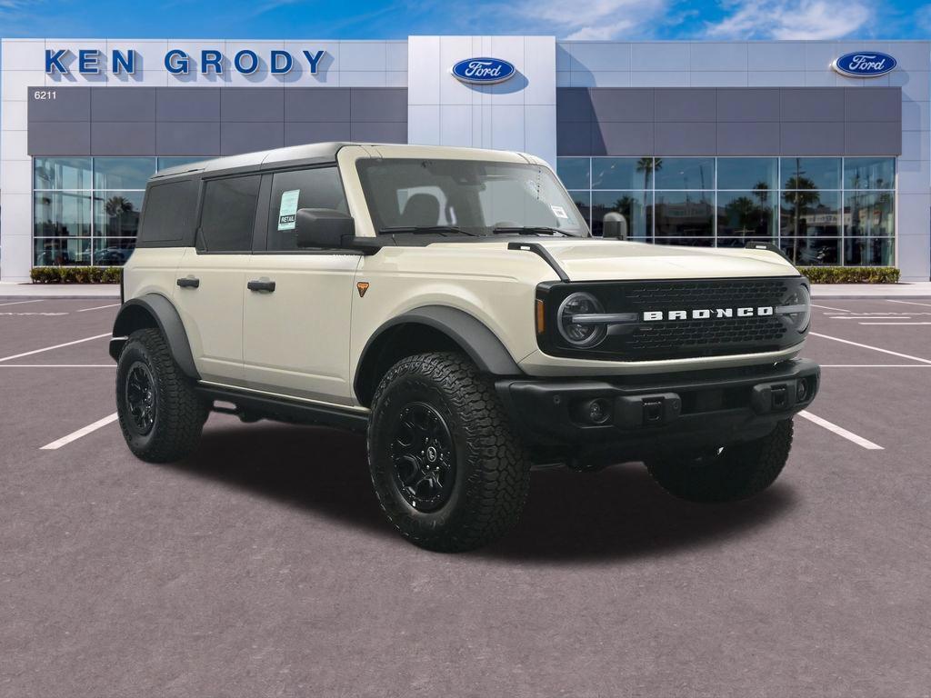 New 2026 Ford Bronco Badlands w/ Wildtrak Package