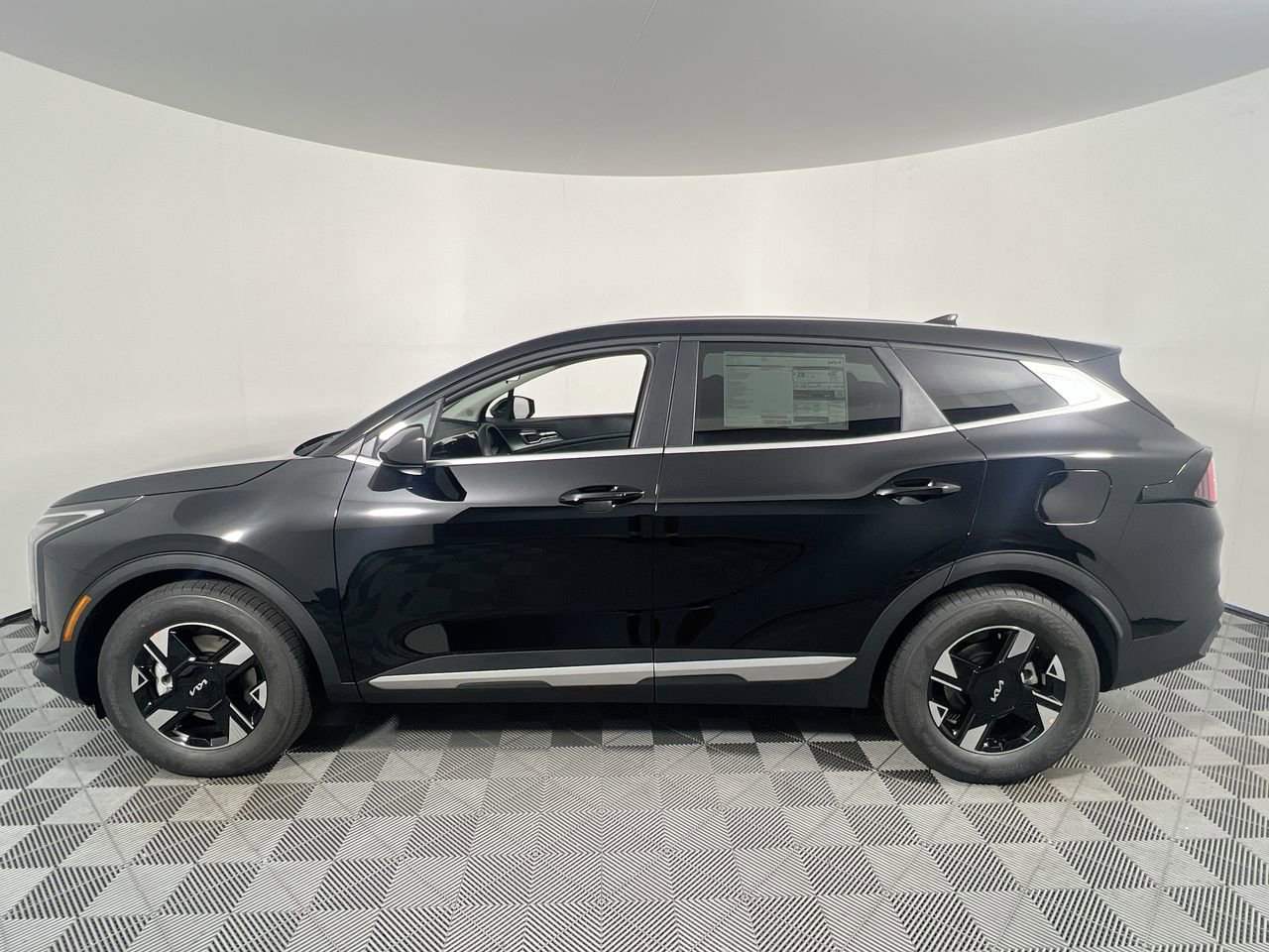 New 2026 Kia Sportage LX image 8