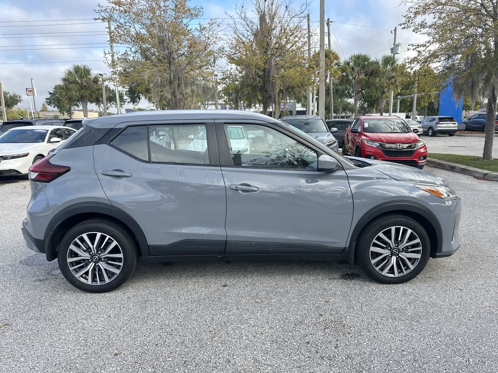 Used 2024 Nissan Kicks SV FWD image 7