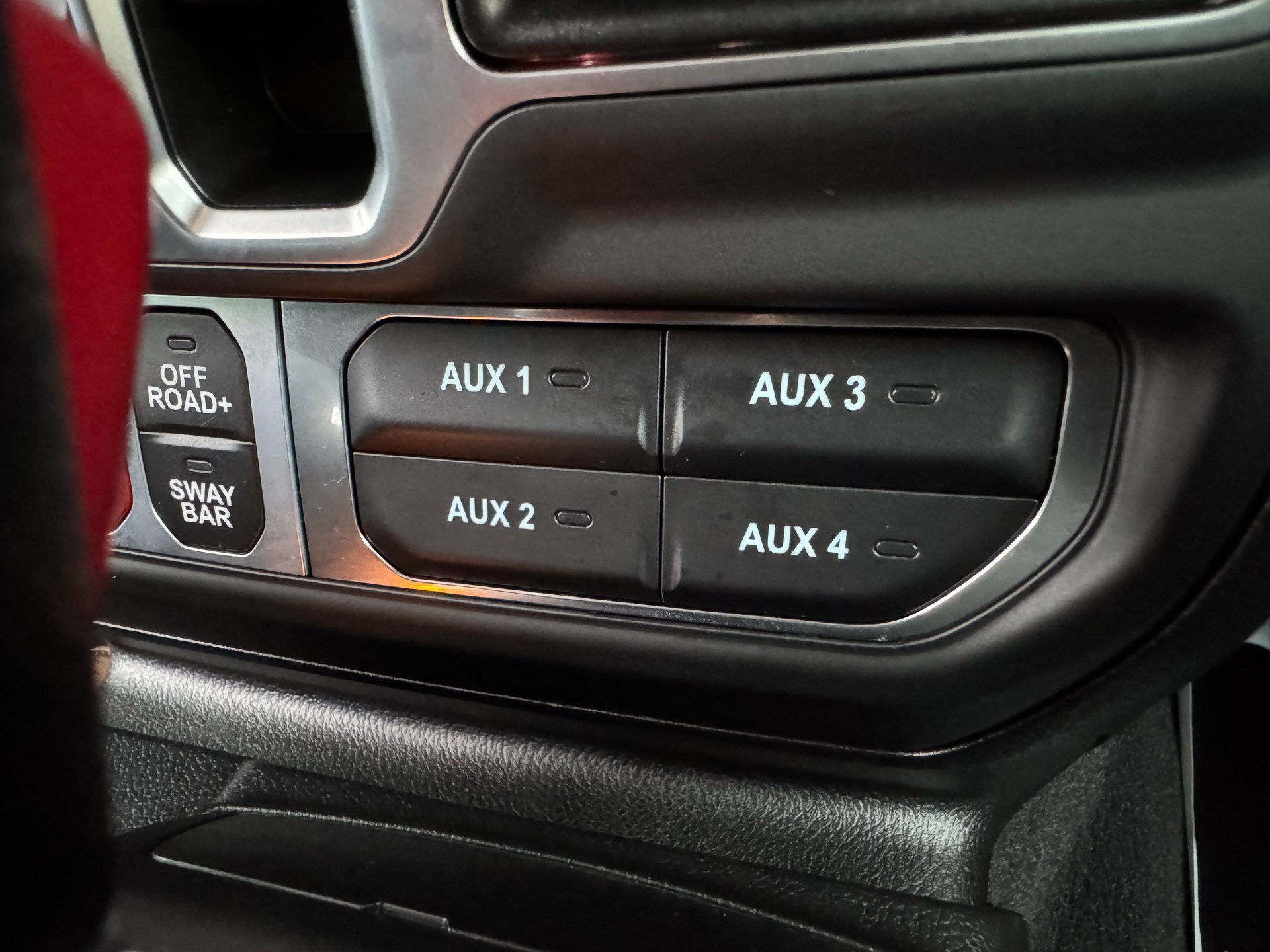 Used 2025 Jeep Wrangler Rubicon w/ Technology Group image 27