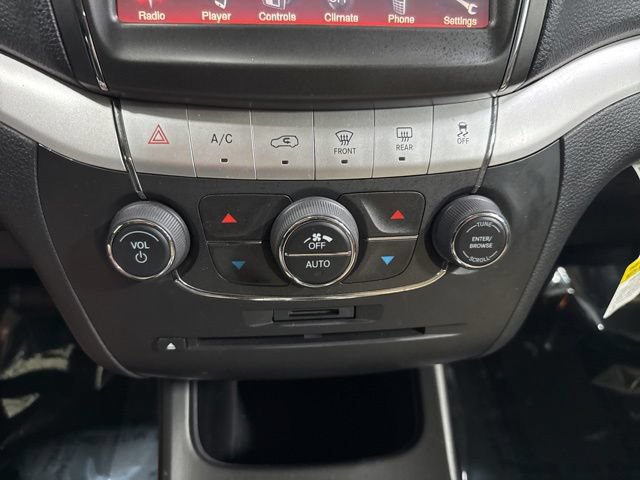 Used 2018 Dodge Journey SXT w/ Safe & Sound Group FWD image 18