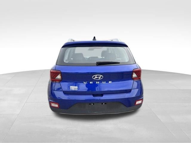 Used 2022 Hyundai Venue Limited image 6