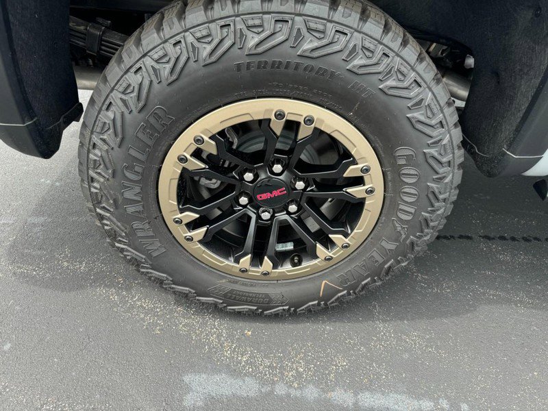 New 2024 GMC Sierra 1500 AT4X image 26