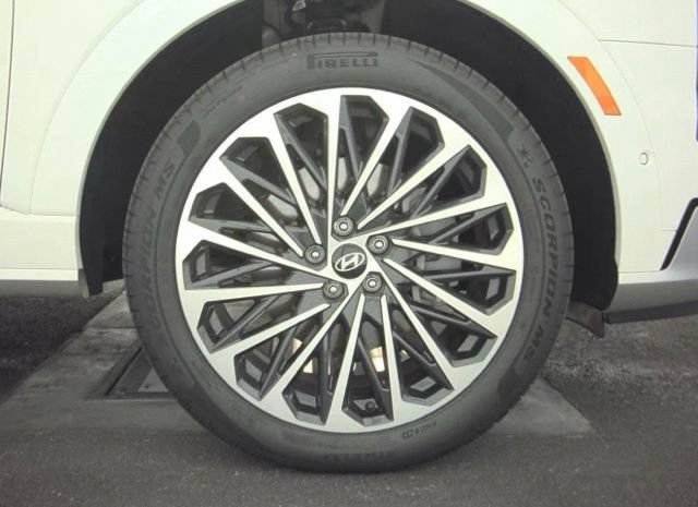 Used 2026 Hyundai Palisade Calligraphy FWD image 10