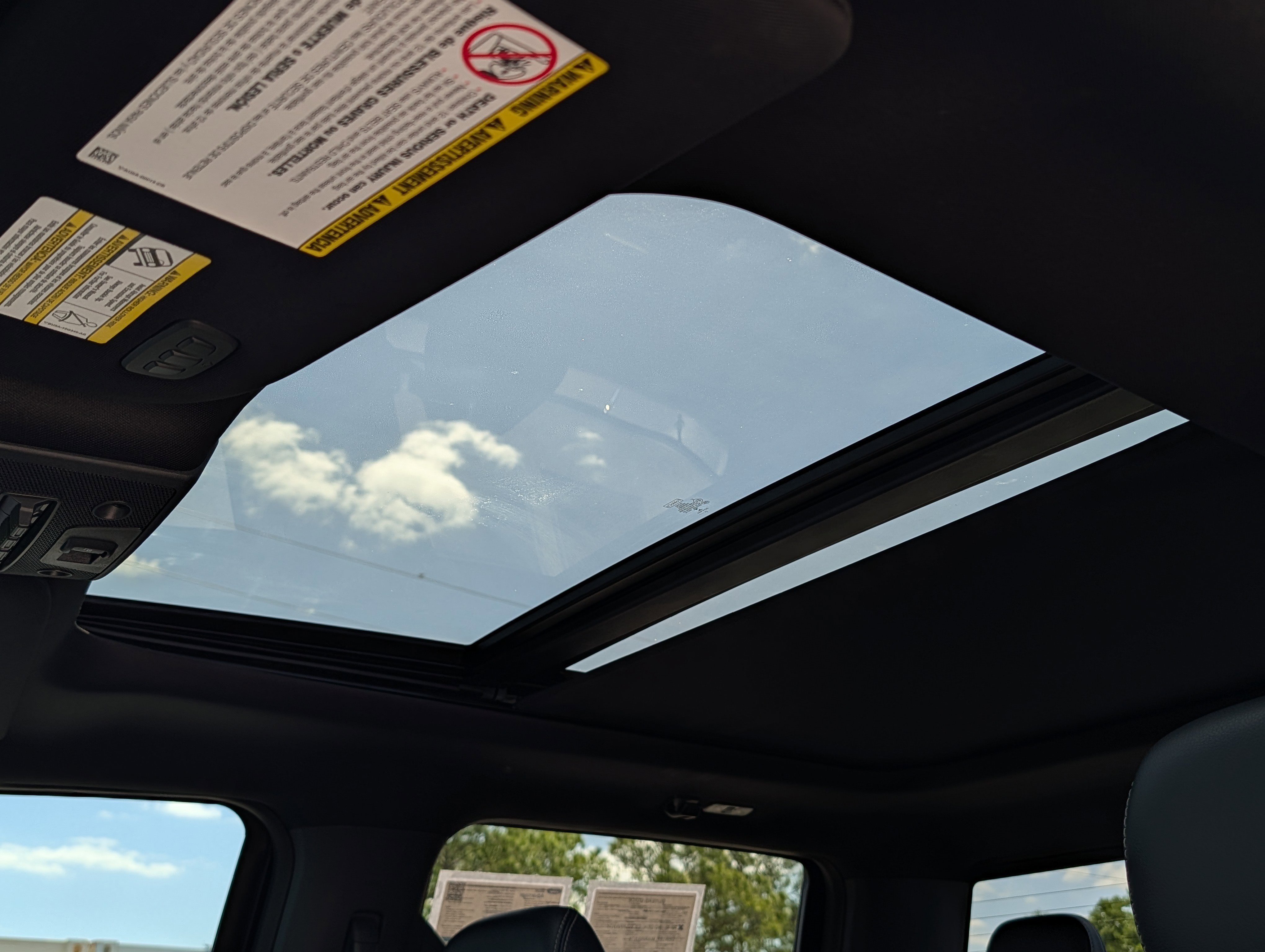 Certified 2022 Ford F250 Lariat w/ Tremor Off-Road Package image 30