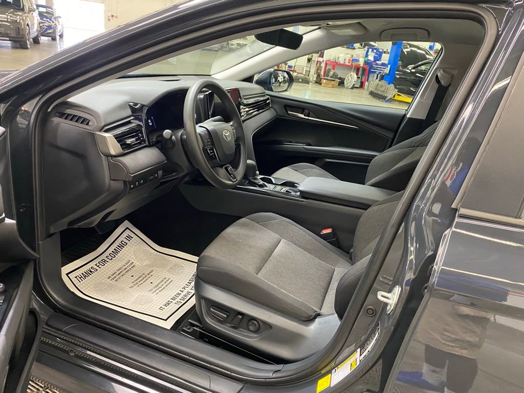 Used 2025 Toyota Camry LE w/ Convenience Package image 25