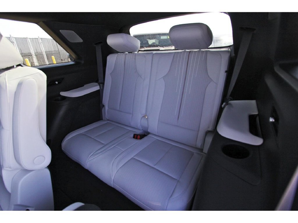 New 2027 Cadillac Vistiq Luxury AWD/4WD image 13