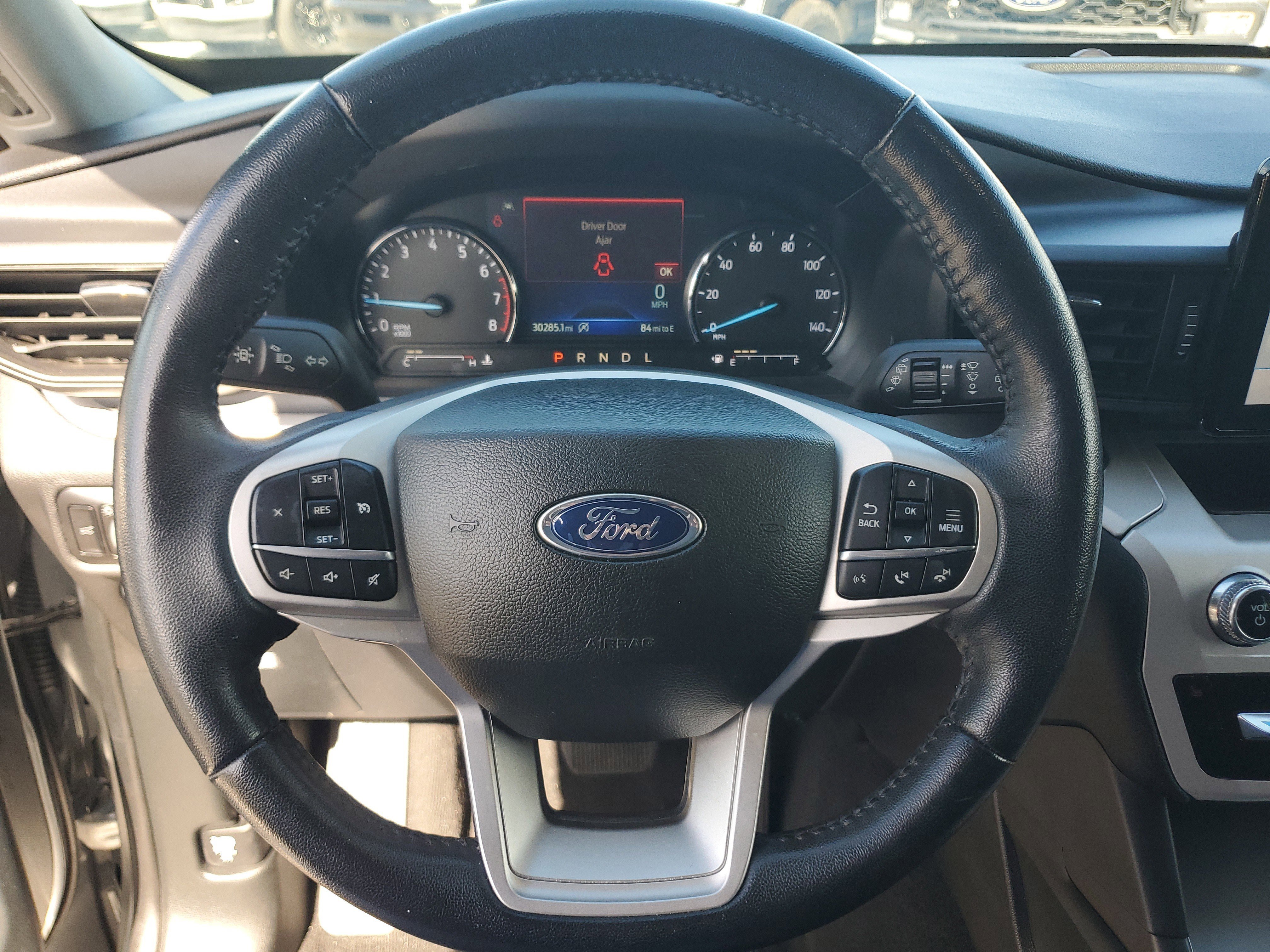 Used 2023 Ford Explorer XLT image 19