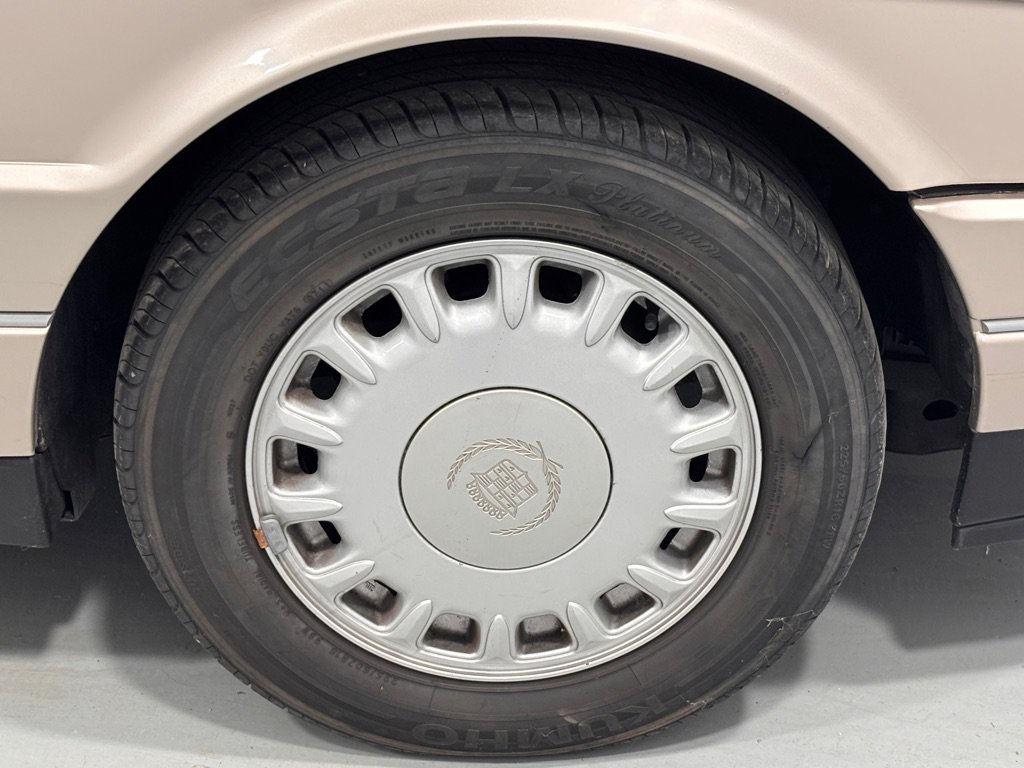 Used 1993 Cadillac Allante FWD image 25