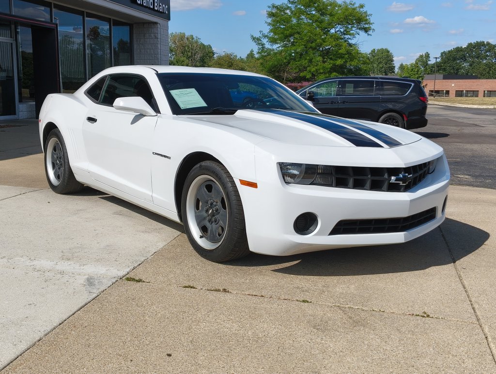 Used 2013 Chevrolet Camaro LS RWD image 10