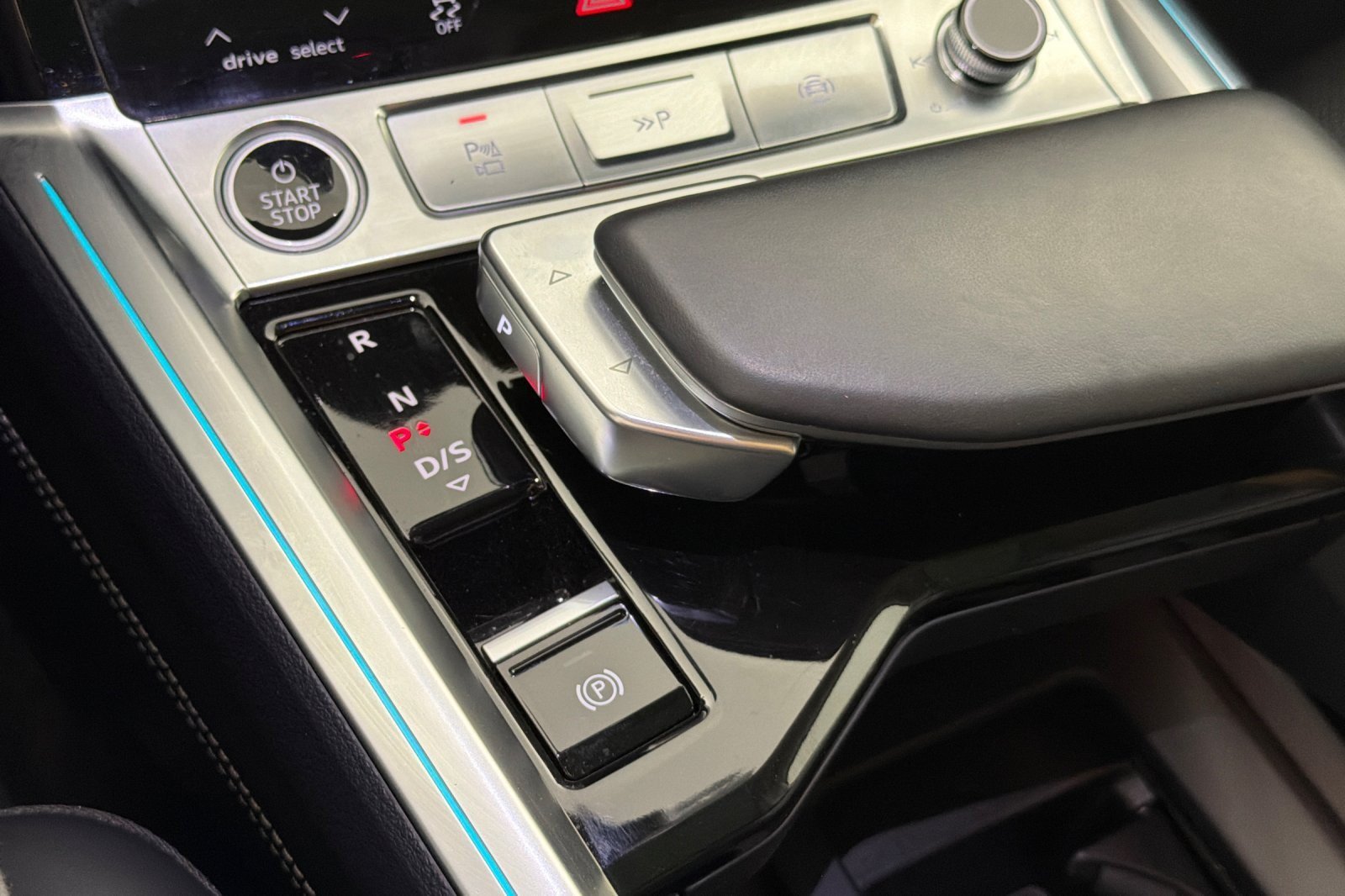 Used 2024 Audi Q8 e-tron Prestige w/ Prestige Package AWD/4WD image 21
