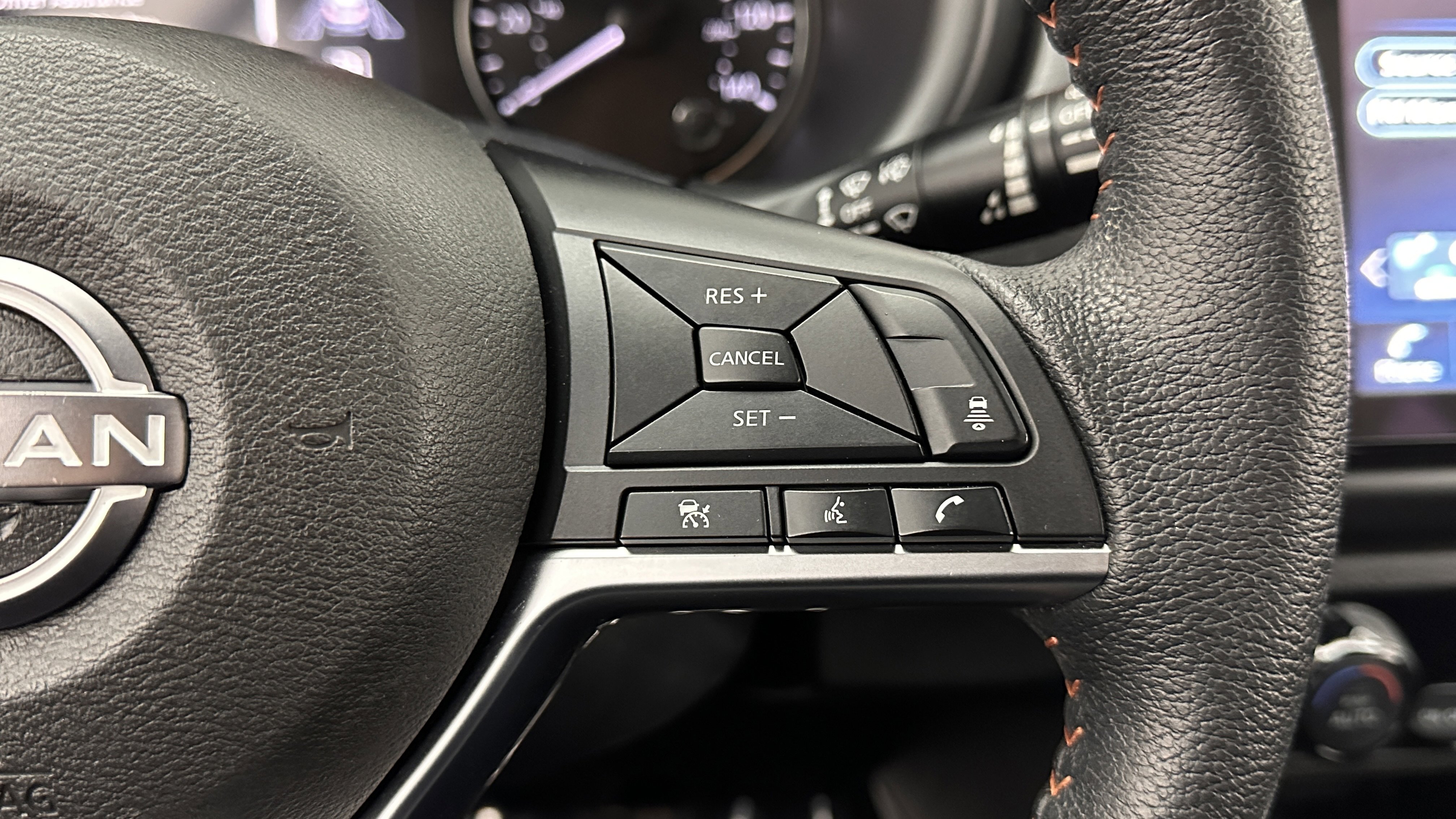 Used 2024 Nissan Kicks SR FWD image 21