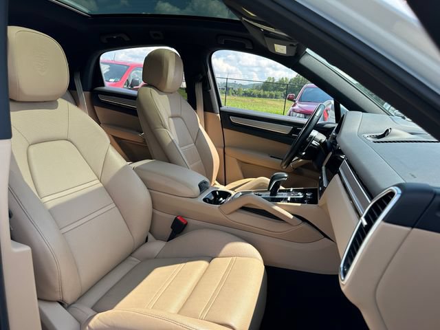 Used 2022 Porsche Cayenne S AWD/4WD image 38