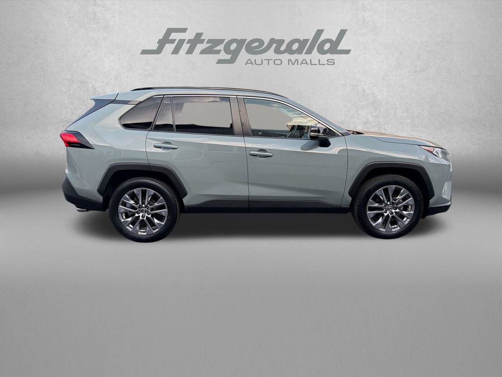 Used 2019 Toyota RAV4 XLE Premium w/ All Weather Liner Package AWD/4WD image 8