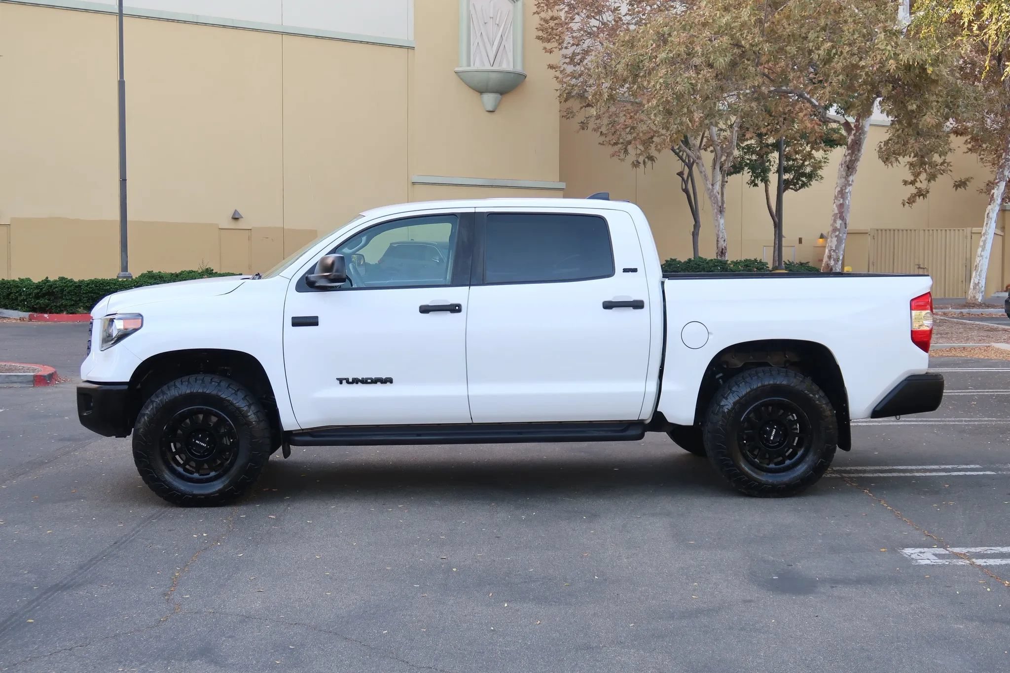 Used 2020 Toyota Tundra SR5 AWD/4WD image 5