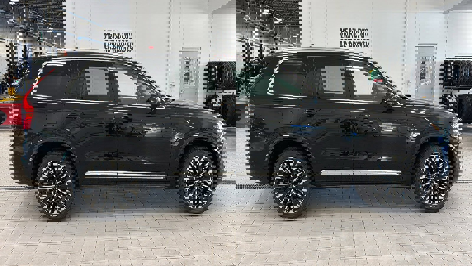 New 2026 Volvo XC90 B6 Plus w/ Protection Package Premier image 4