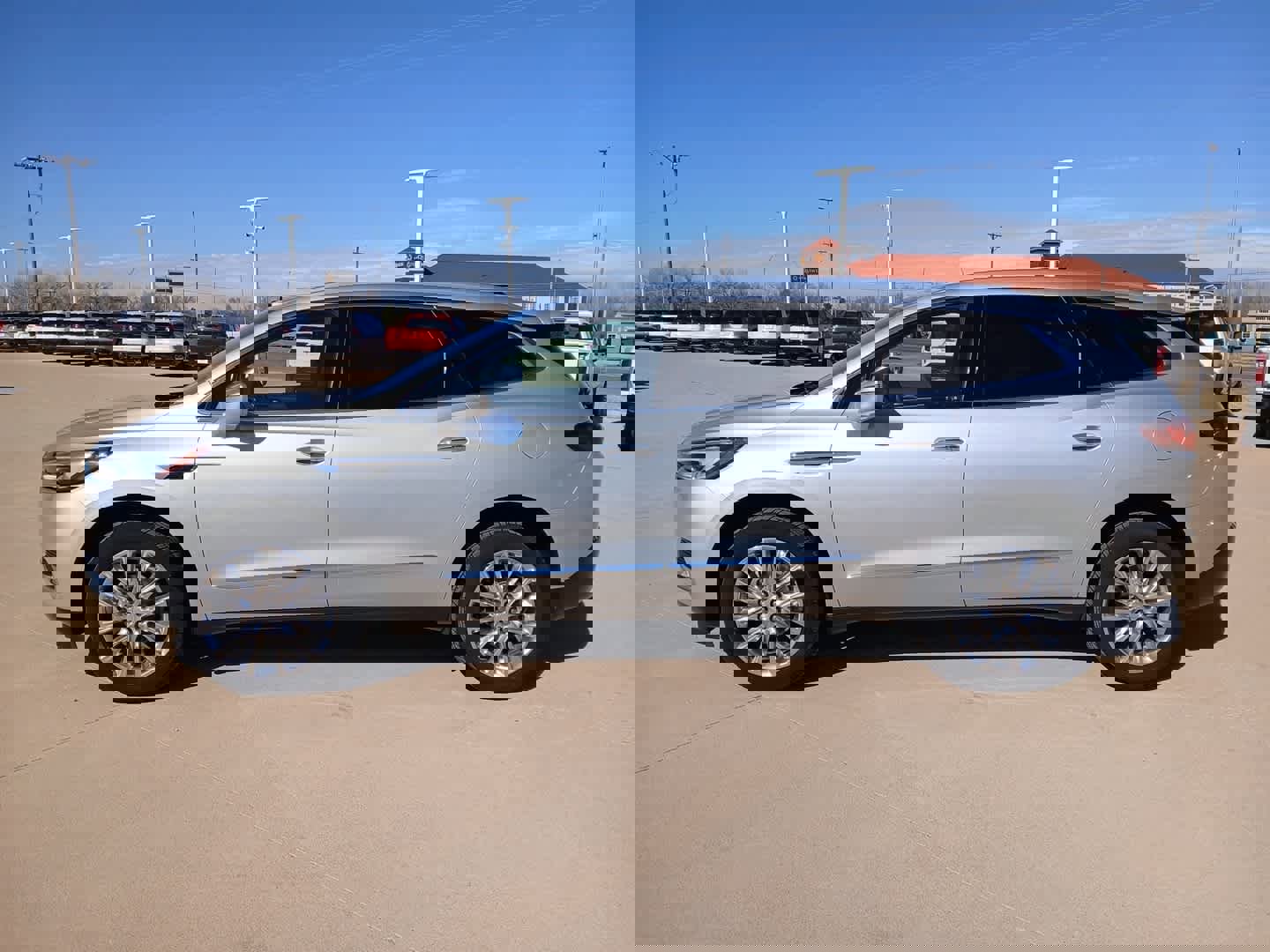 Used 2019 Buick Enclave Essence image 3