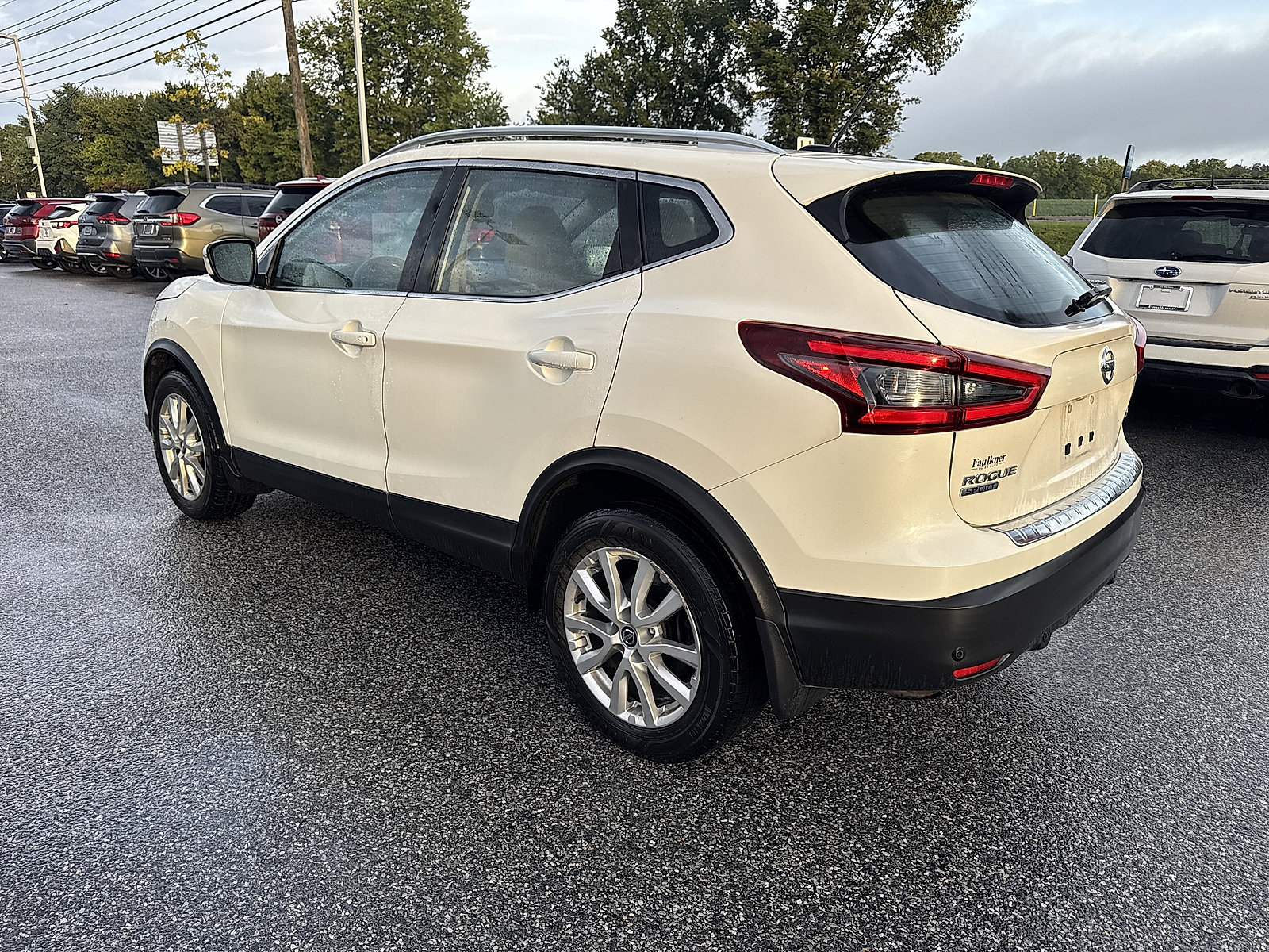 Used 2021 Nissan Rogue Sport SV AWD/4WD image 5