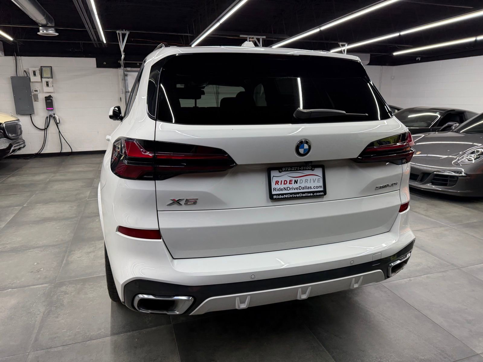 Used 2025 BMW X5 sDrive40i w/ M Sport Package image 5