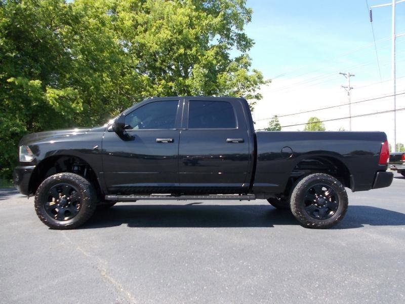 Used 2016 RAM 2500 Lone Star w/ Black Appearance Group AWD/4WD image 2