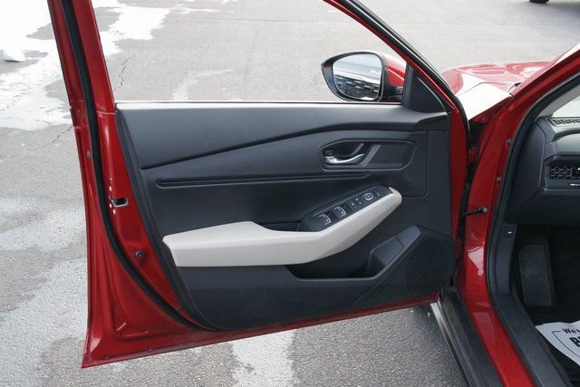 Used 2023 Honda Accord EX image 9