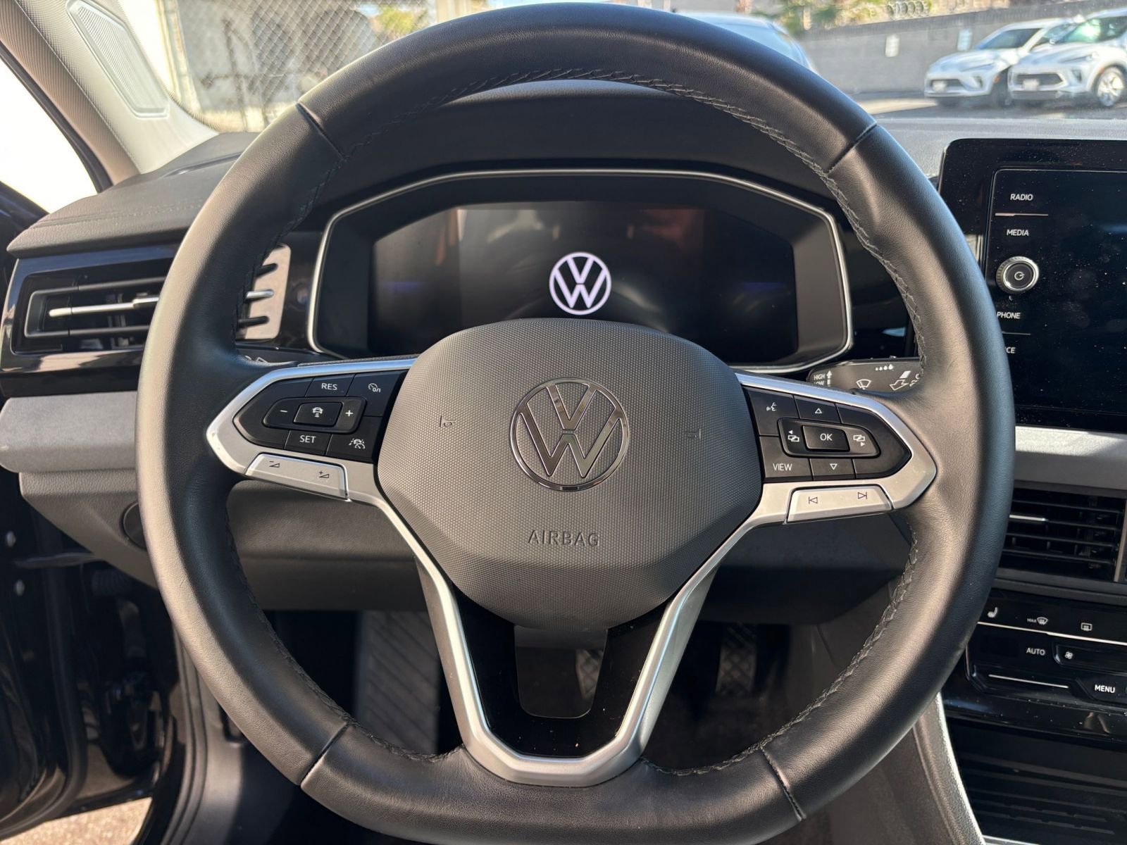 Used 2025 Volkswagen Jetta SE image 28