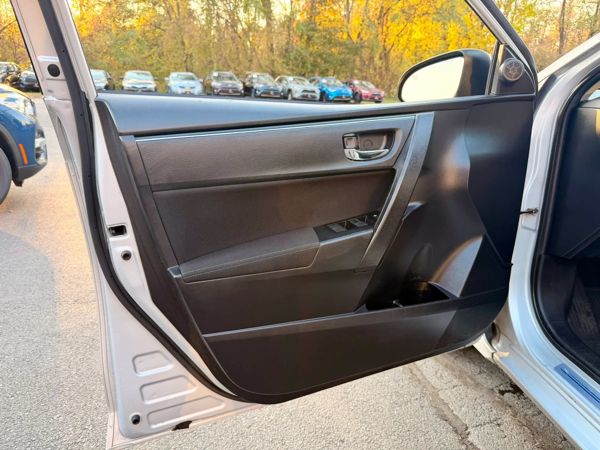 Used 2019 Toyota Corolla LE w/ Body Protection Package FWD image 13