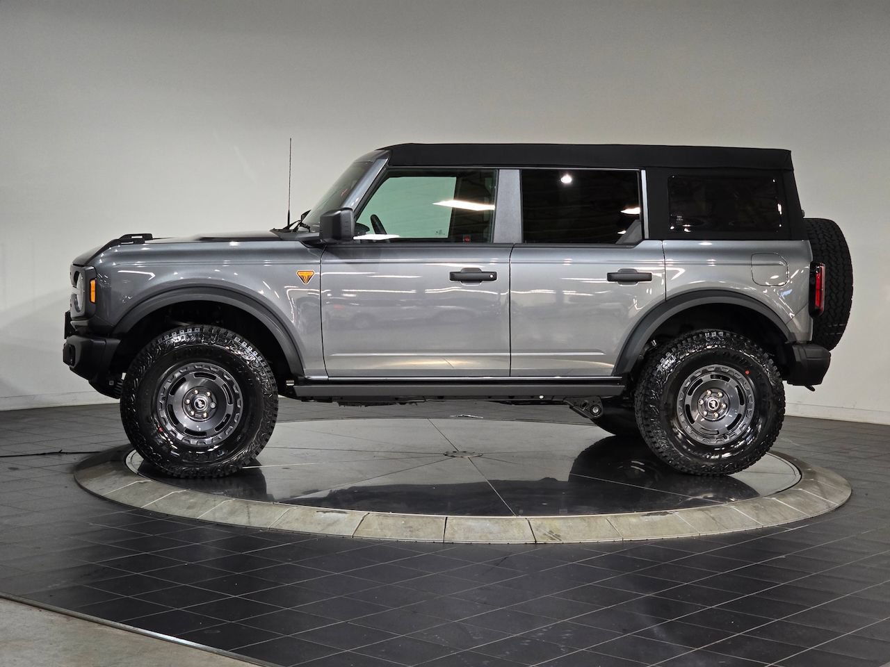New 2025 Ford Bronco Badlands w/ Sasquatch Package AWD/4WD image 7