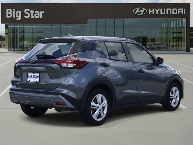 Used 2022 Nissan Kicks S FWD image 4