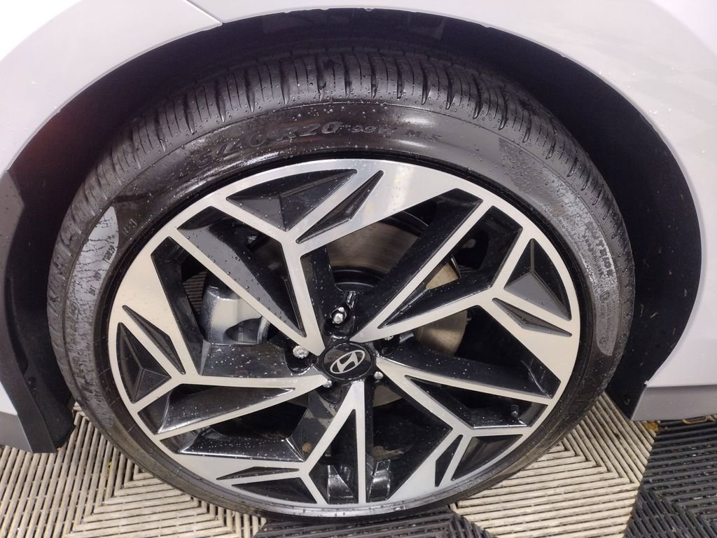 Certified 2025 Hyundai Ioniq 6 SEL image 6