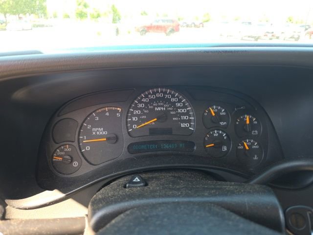 Used 2005 Chevrolet Silverado 2500 LT w/ Heavy-Duty Power Package RWD image 11