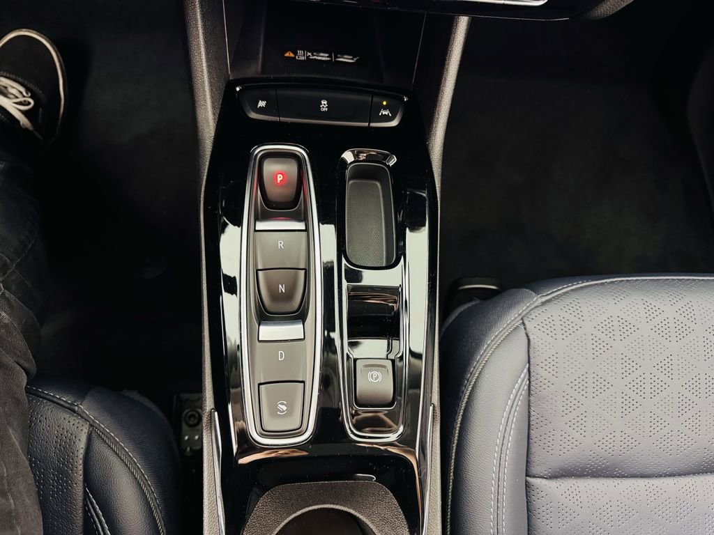 Used 2023 Chevrolet Bolt EUV Premier FWD image 21