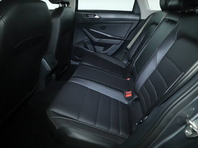 Used 2021 Volkswagen Jetta SE w/ SE Cold Weather Package FWD image 14