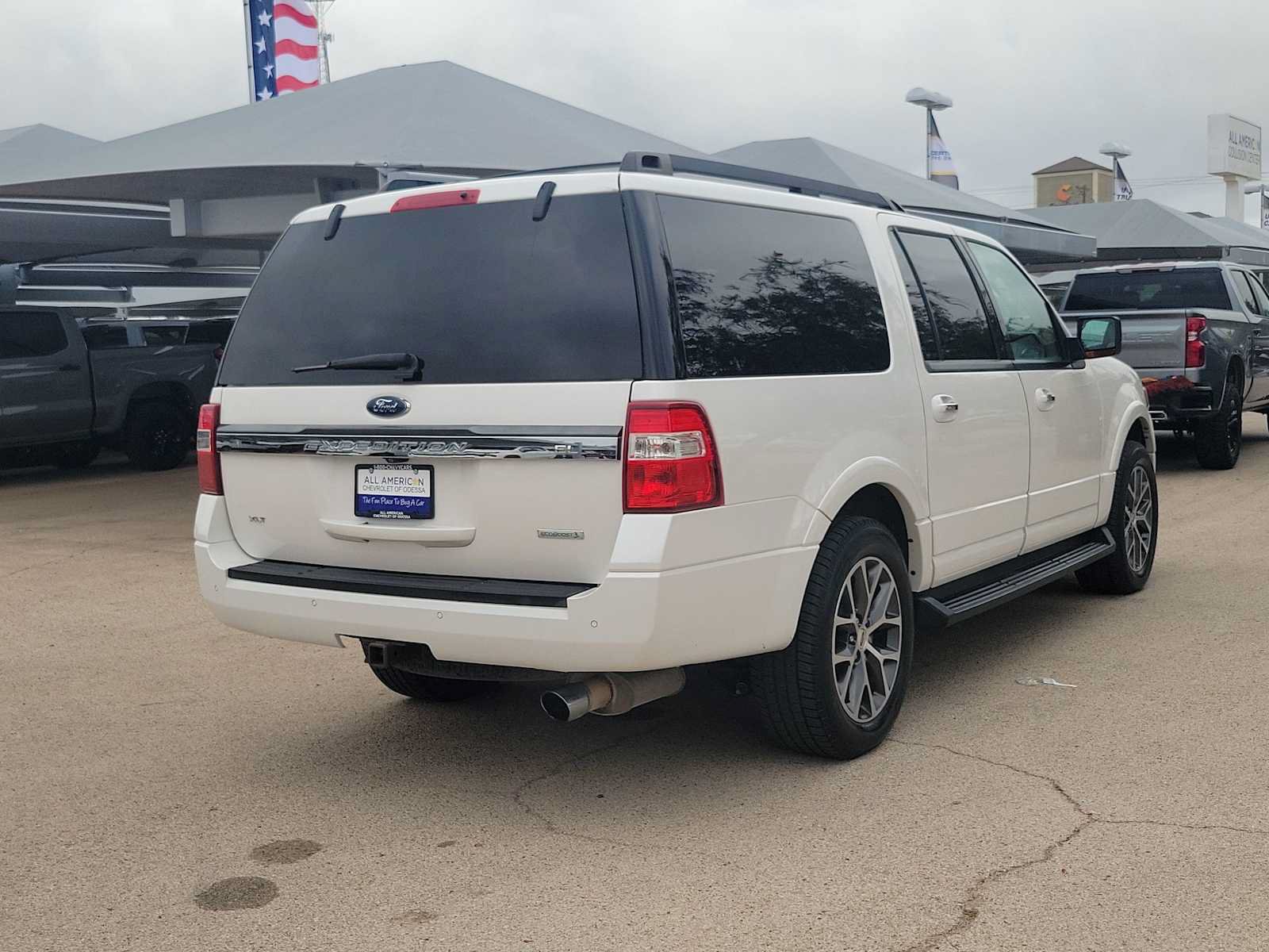 Used 2017 Ford Expedition EL XLT w/ Equipment Group 202A RWD image 8