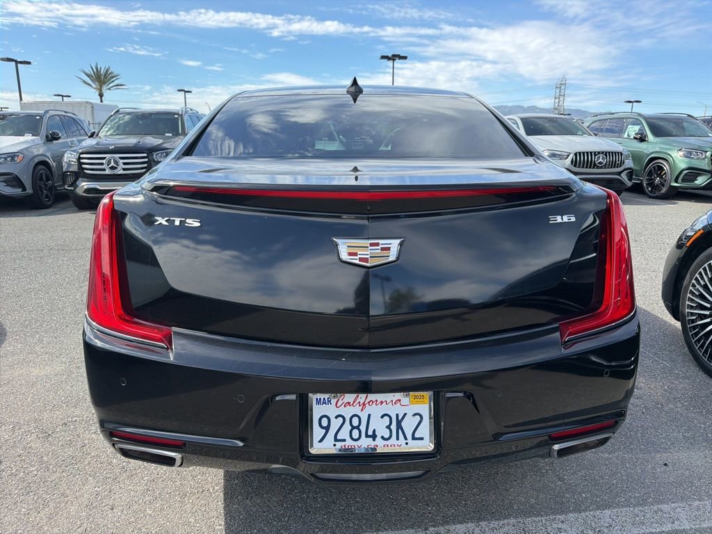 Used 2018 Cadillac XTS Luxury image 5