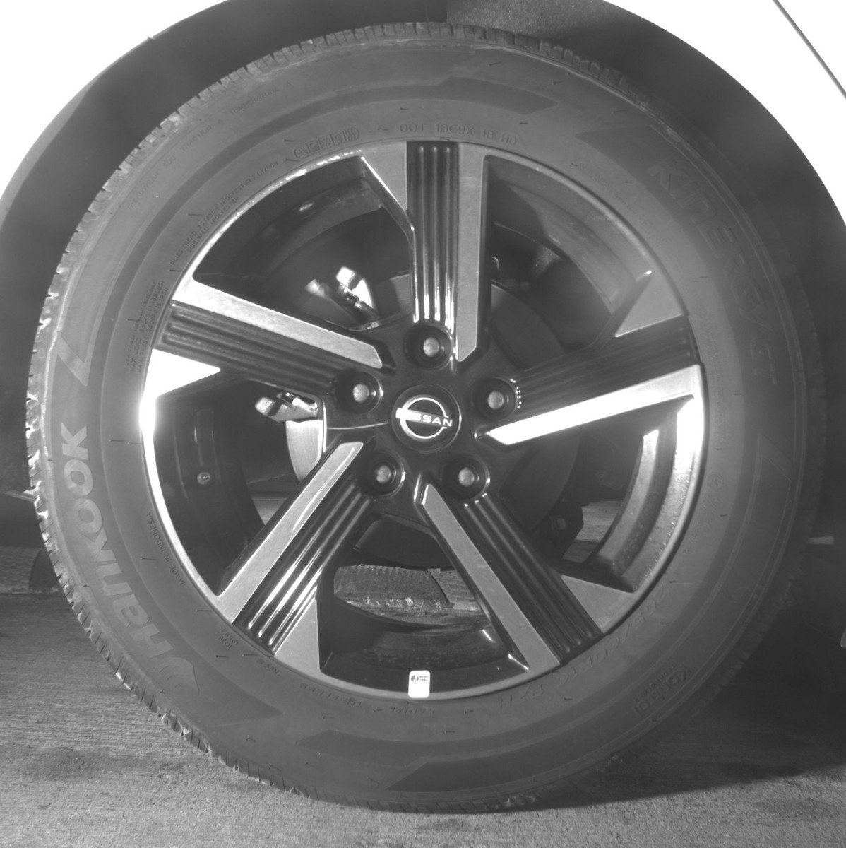 Used 2025 Nissan Sentra SV FWD image 15