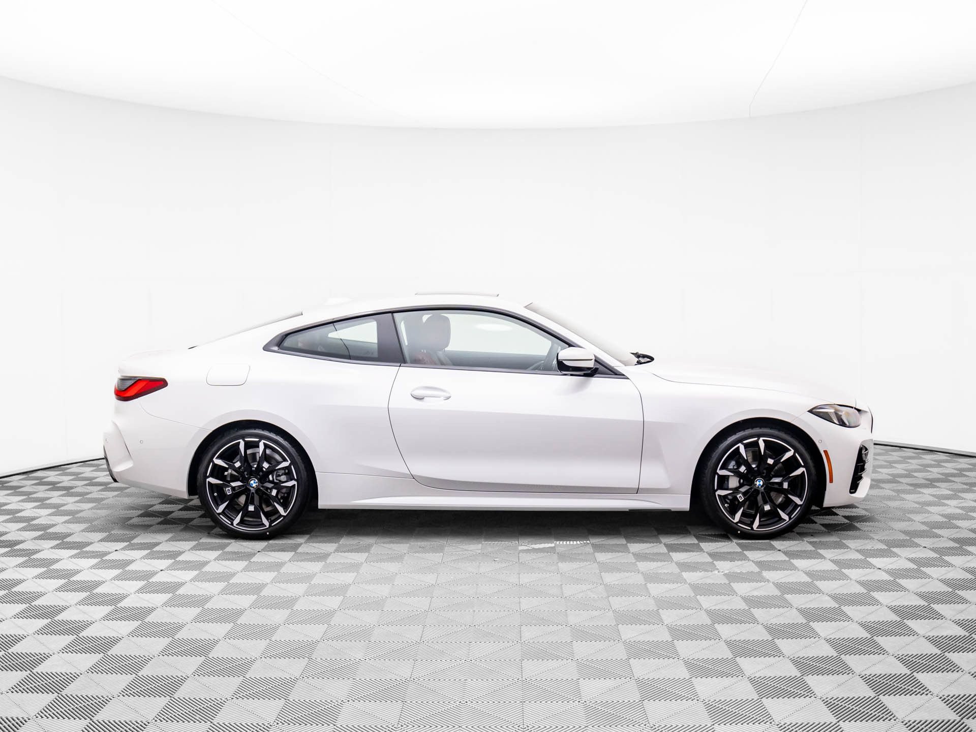 Certified 2026 BMW 430i xDrive Coupe w/ M Sport Package AWD/4WD image 7