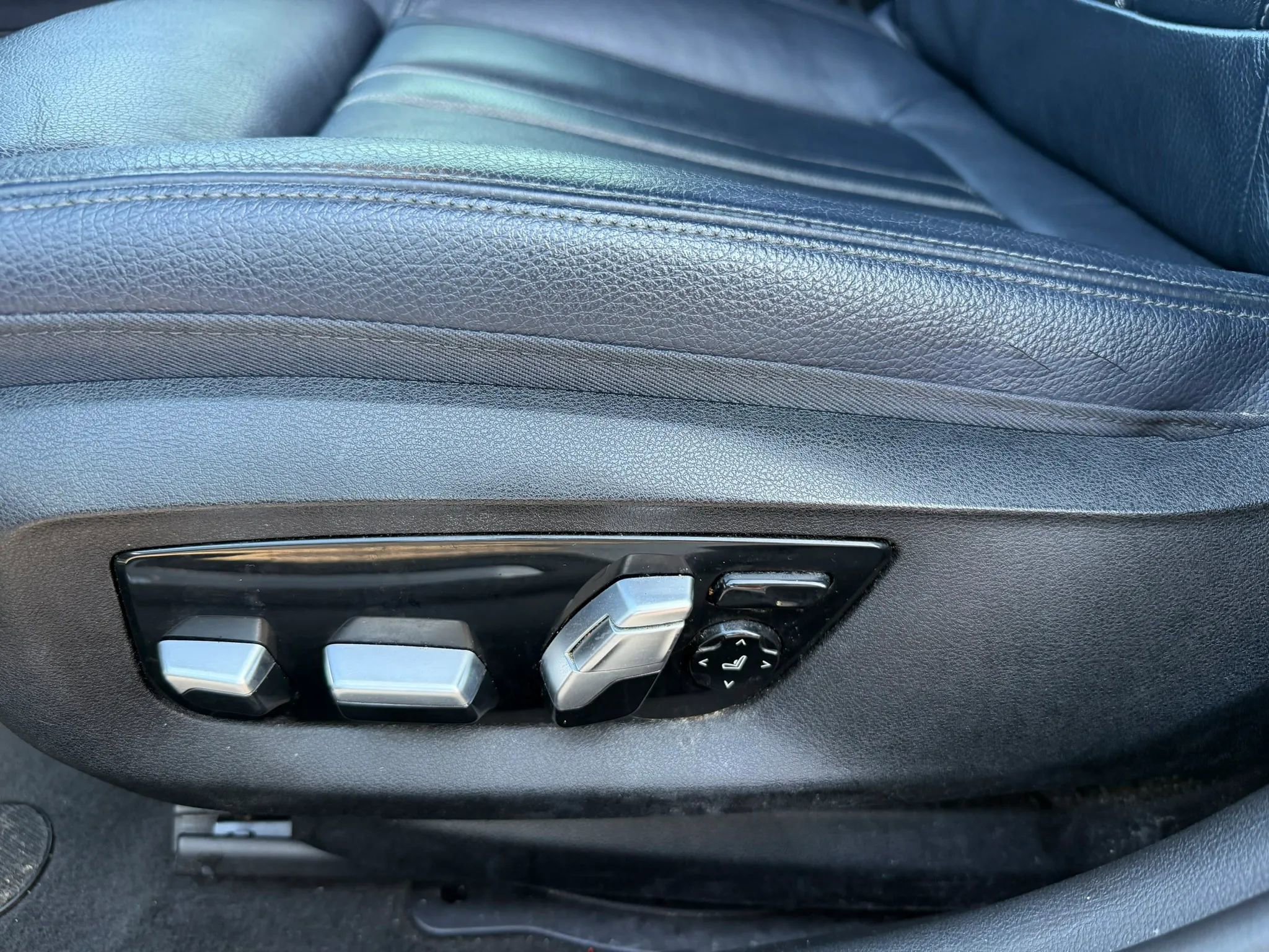 Used 2017 BMW 530i RWD image 23