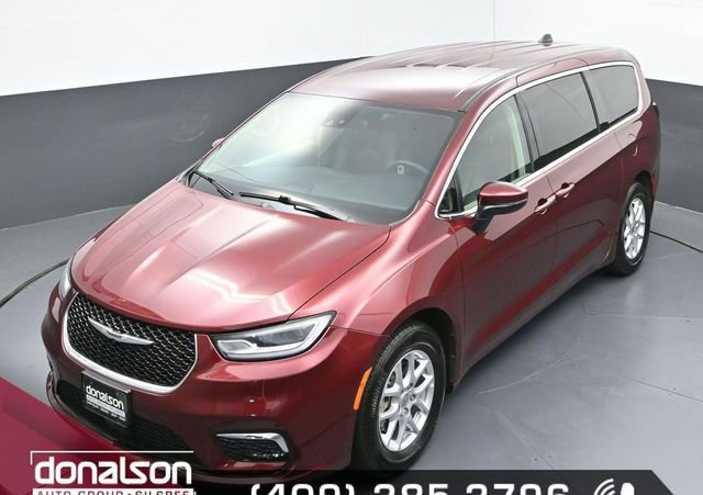 Used 2023 Chrysler Pacifica Touring-L image 21