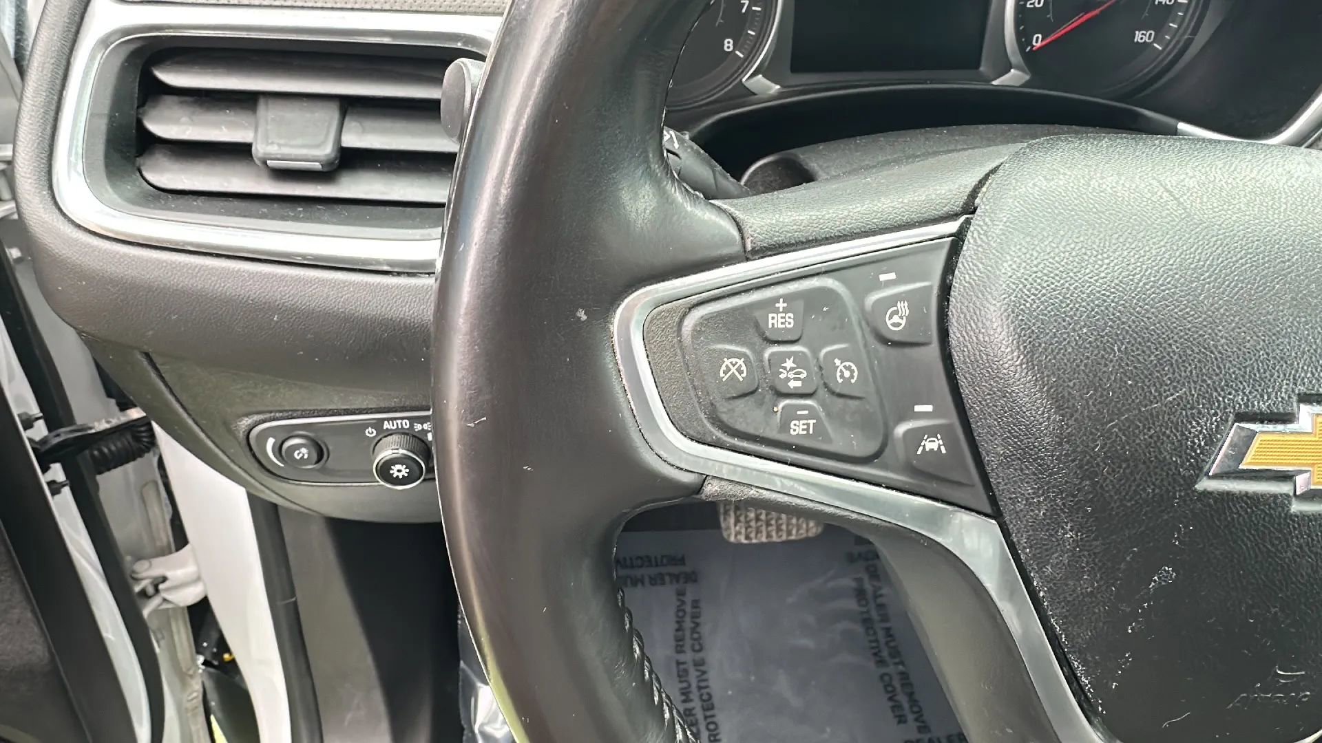 Used 2018 Chevrolet Equinox Premier FWD image 32