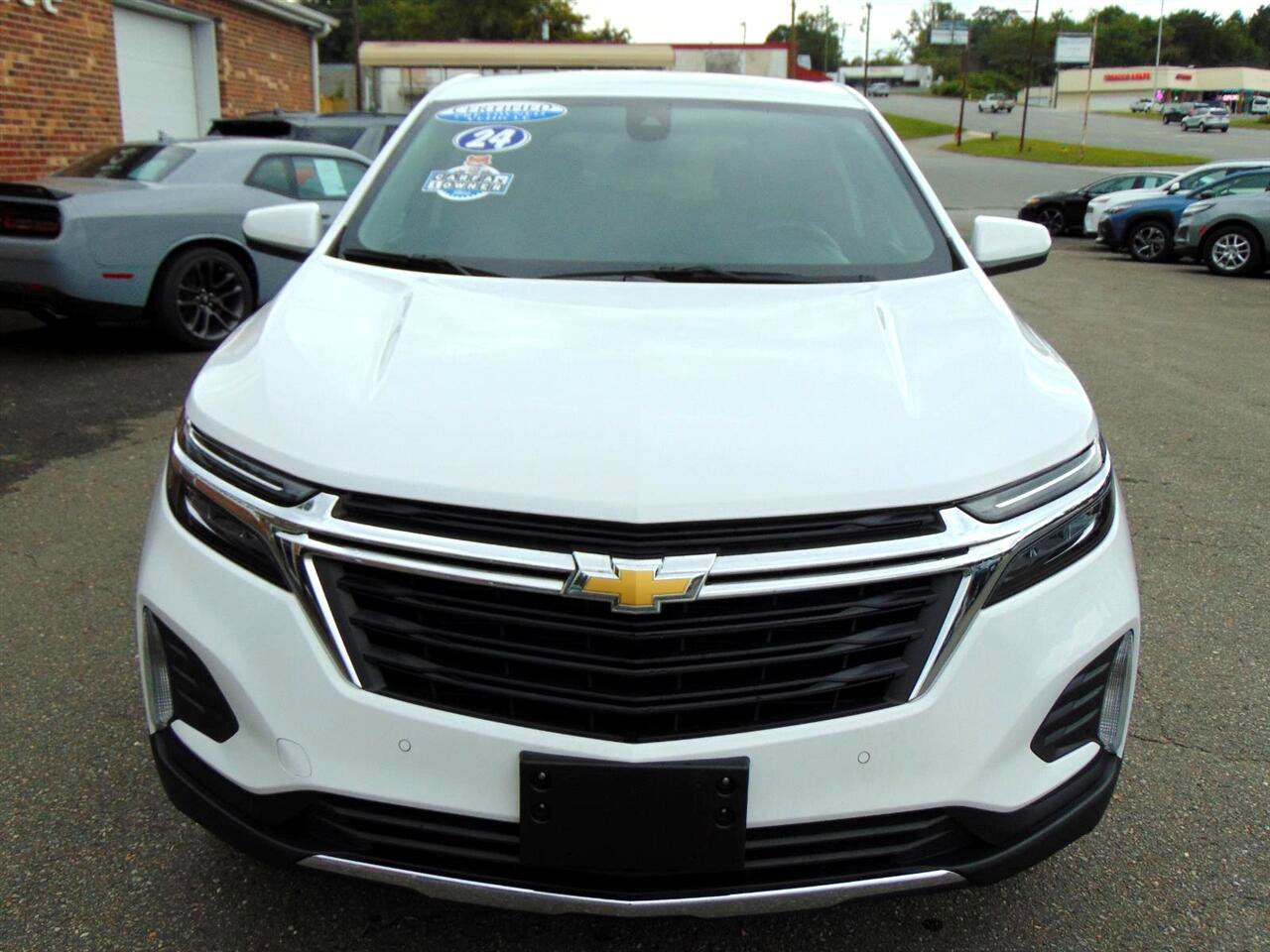 Used 2024 Chevrolet Equinox LT image 2