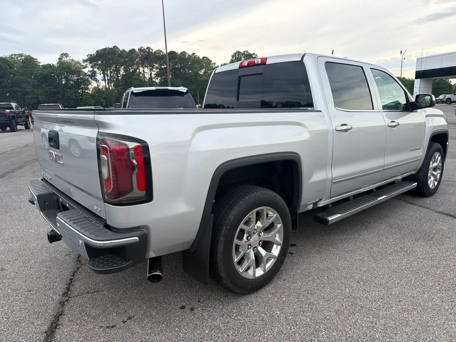 Used 2018 GMC Sierra 1500 SLT AWD/4WD image 8
