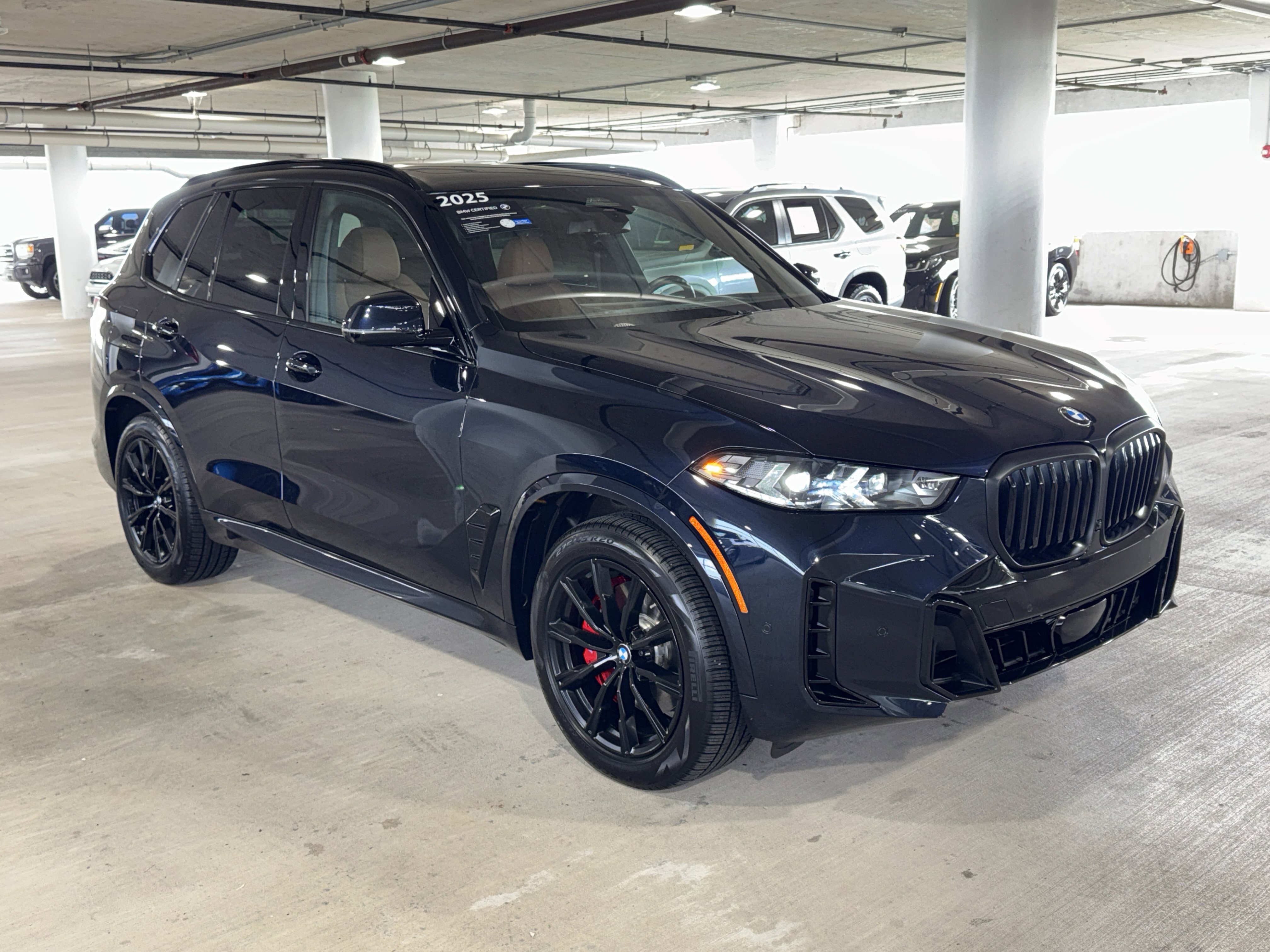 Used 2025 BMW X5 xDrive40i w/ M Sport Package image 2